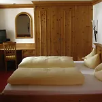 Zum Schweizerbartl 3*